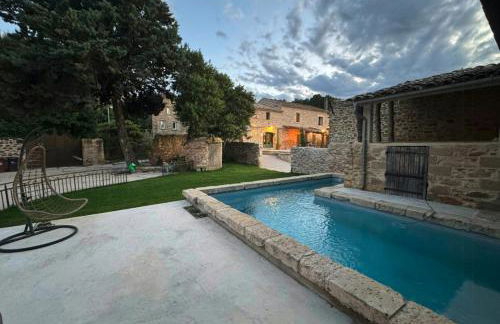 Stone Villa With Pool Between Uzès And Avignon - Foto 1