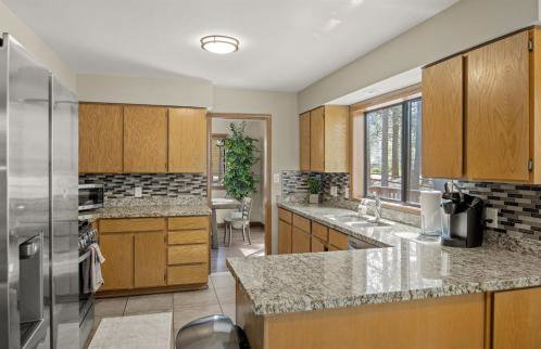 2 Living Rooms Fires Quick Drive Downtown - Foto 14