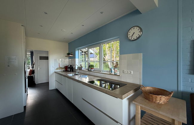 Beautiful Dune Villa With Thatched Roof on Ameland, 800 Meters From the Beach - Foto 16