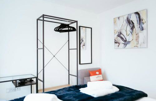 The Diickens Den - Rochester 1BR Flat - Sleeps 4 with Parking - Contractor - Friendly and Ideal for Long Stays - Foto 26