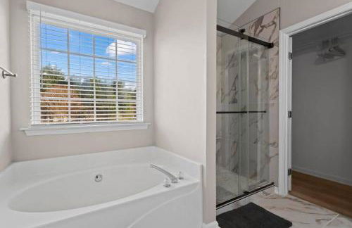 Comfortable 4BR Stay | Room for Everyone - Foto 33