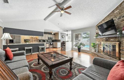 The Oasis 3BR house near stadium and DFW with Pool - Foto 2