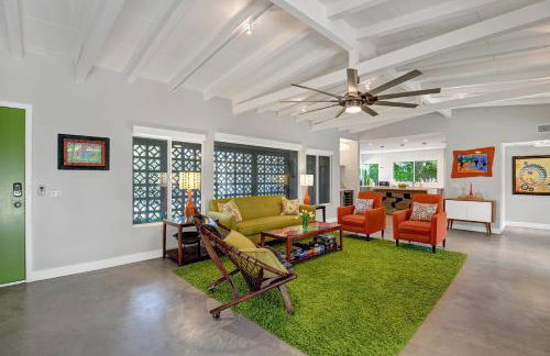 Ultra-Luxury- Resort Style Private Compound-Close to Everything- 3BD/2.5BA - Foto 3