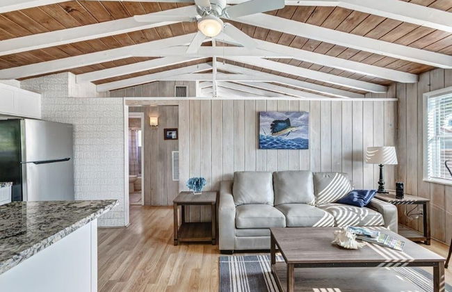 Beautifully Renovated 5 Bedroom with Guest House 5 Home by RedAwning - Foto 28