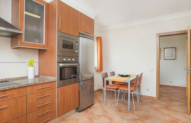 Lively Holiday Home in Albufeira With Private Pool 500m From the Beach - Foto 13