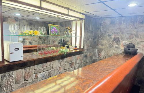 Cozy 1 bedroom close to NYC with private bar - Foto 7