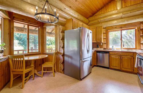 Hot Tub and Deck Dog-Friendly Arlington Cabin - Foto 5