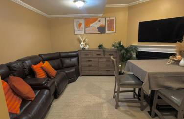 Large 4-Bedroom Entire Home with Two Living Rooms - Foto 9