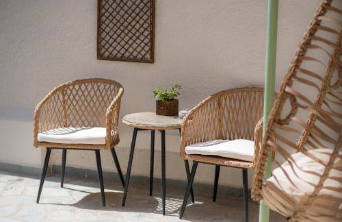 Central, Calm with Courtyard - Foto 29