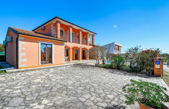 Spacious Holiday Home in Visnjan With Private Pool - Foto 26