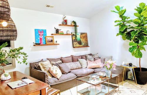 RARE Downtown Matthews walk 2 shops restauraunts hike CLT 2 Bedroom not 3br - Foto 50