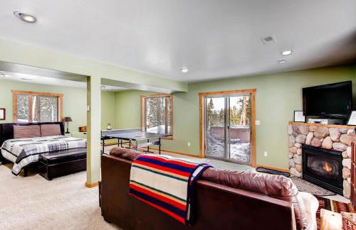 Serene Mountain Cabin Nestled Amongst the Pines - Alpenhaus - Foto 47