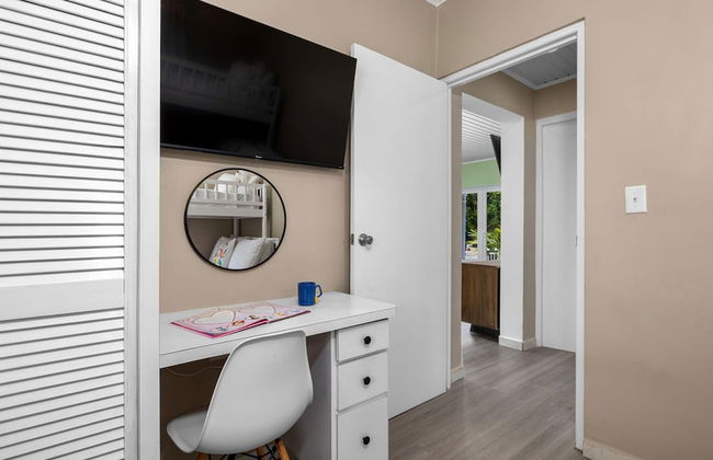 Renovated 4br2ba w Private Pool in Prime Location - Foto 17