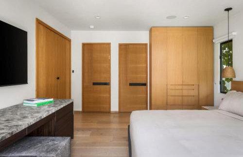 NEW! High-End Spanish Duplex | Luxury 3BR - Foto 29