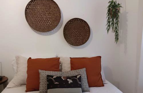 Mid Century Style Cottage Near Historic Downtown - Foto 13