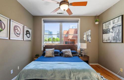 Warehouse District Modern Condo with Private Garage - Foto 3