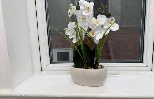 Spacious 3 Bed House Perfect for Contractors & Families with free Wi-fi and Parking - Foto 30