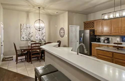 Pro Designed Home 4BDRM POOL - Foto 8