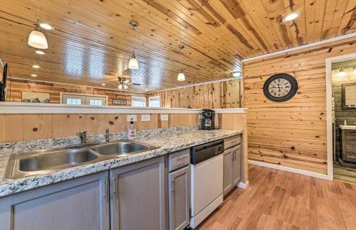 Lovely Elmira Cabin with Deck, 18 Mi to Gaylord - Foto 11