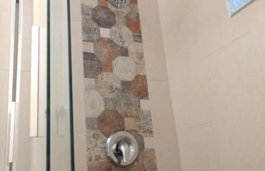 Family, Couples Retreat near Airport, Cruise Port & Beaches - Foto 17