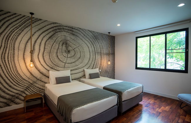 Benviar Tonson Residence - Photo 33