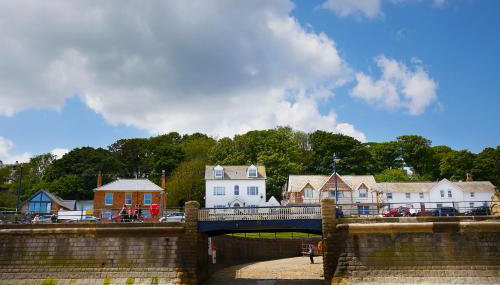Delightful beachfront apartment - 2 bedrooms sleeps 4 - parking & stunning views - Foto 1