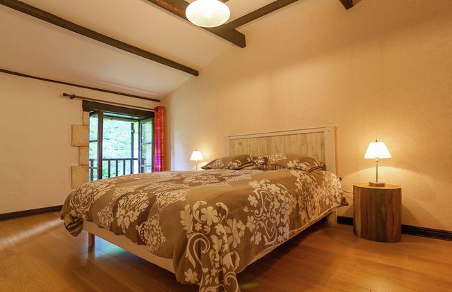 Spacious Farmhouse With Private Heated Pool in a Rustic Garden - Foto 8