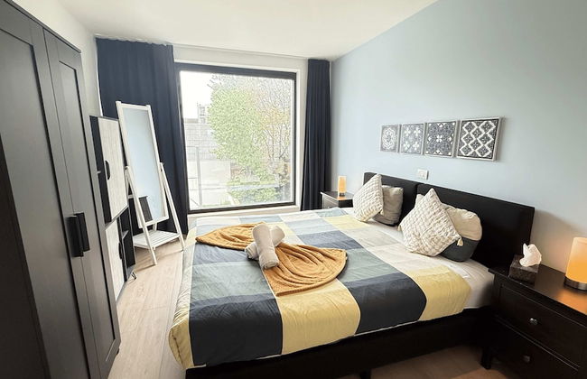 Spacious 3BR 2/5 BA Near Diamond District by Oneluxstay - Foto 33