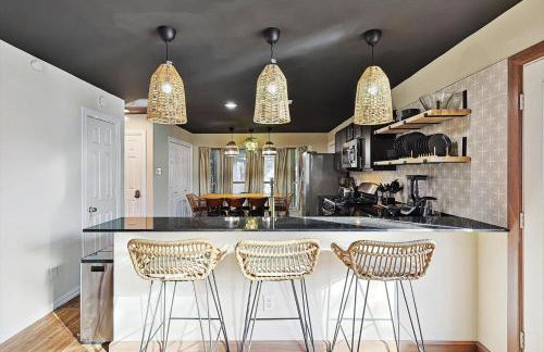 Luxury 5BR Getaway w Pool Hot Tub & Cinema - Foto 17