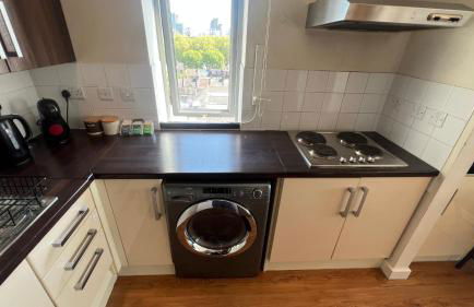 Sunset Heights Bright 2BR with City Views and Free Parking - Foto 14