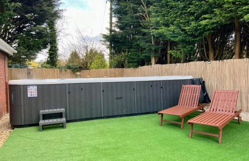 Stratford-upon-Avon 4BR Family Mansion on 1 acre with Pool, Gym & BBQ! - Foto 14