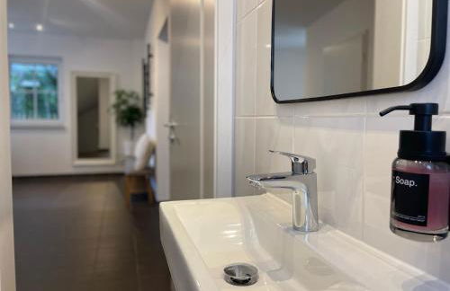 Grand Suite - Perfekt für 6! BBQ WLAN Parken Messe - Foto 23