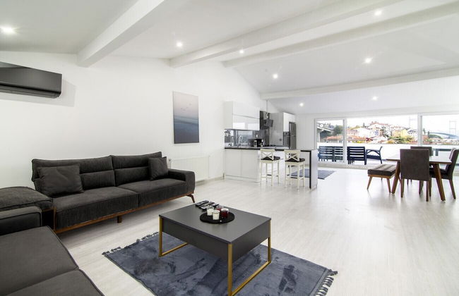 Sleek House With a Lovely Terrace in Besiktas - Foto 1