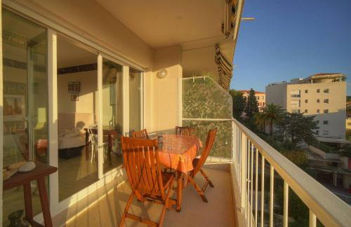 FRGK Fauvettes 1BDR Terrace, Parking, AC & Ultra-Fast Wi-Fi - Photo 15