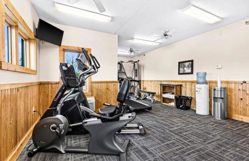 Breathtaking Lake Views King Suite, Queen Beds, Kitchen and Heated Indoor and Outdoor Pools - Foto 32