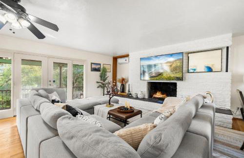 Entire Private Home with 4 Bedrooms 2 Bathrooms, Spacious, Lux King Bed, Ranch Style, Prime Area, Available Now - Photo 22