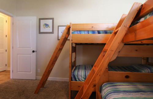 Amazing 4 Bedroom Vacation Home in The Villages of Crystal Lakes - Foto 31