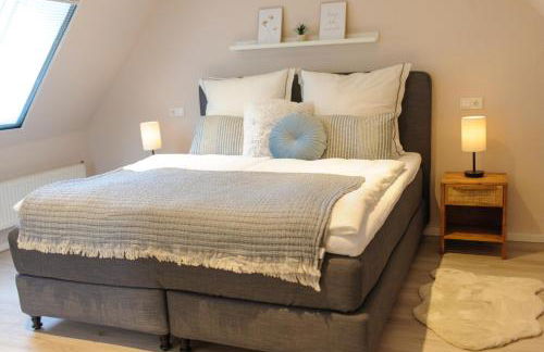 Ferienwohnung Schlafgemach - Gemütlicher Urlaub zwischen Ostsee und Holsteinische Schweiz - Boxspringbett & Wallbox - Foto 2