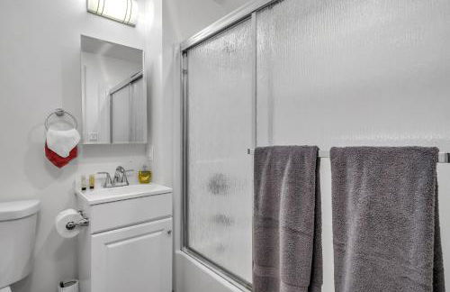 Chic 2 Bedroom 2 Bathroom 3 Level Loft Style Condo by Hollywood Free Gated Parking Full kitchen - Foto 8