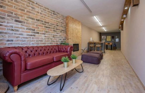 Gorgeous Home In Katuni With Wifi - Foto 28