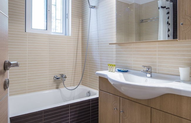 Scorpio Deluxe Apartment with Private Garden - Foto 12