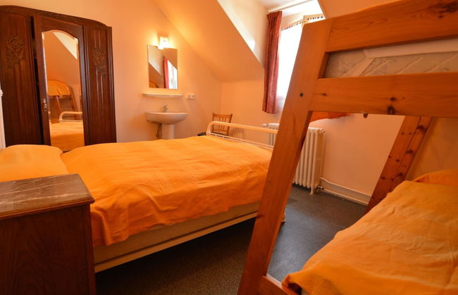 Unique Holiday Home in Saint-honore-les-bains With Garden - Foto 13