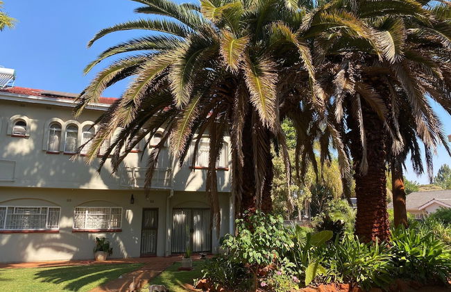 Luxurious 4 bed With Pool in Helensvale - 2255 - Foto 9