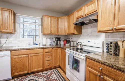 Mountain Views, Hot Tub, Firepit, dog friendly, EV connector - Foto 14