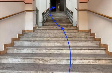 Appartamento per 5 persone su una scalinata storica a 9 minuti a piedi dalla stazione e 12 dal centro - Vista sui tetti della città - Zona collinare residenziale - Foto 7