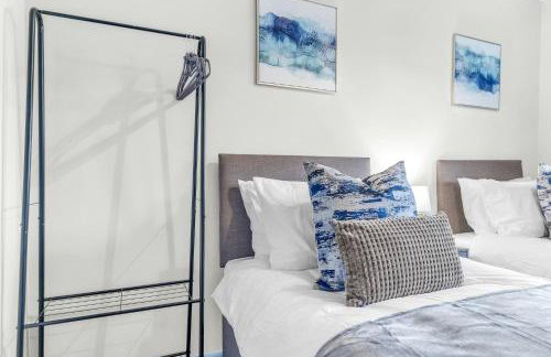 MK 2-Bedroom Contractor's Gem, 5 beds, sleeps 6, free parking - Foto 36