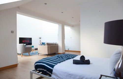 Weekly & Monthly stays in Penthouse for Contractors or Leisure Single or Superking beds available - Foto 5
