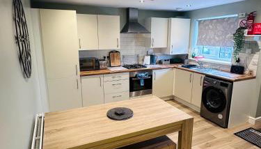 Barber House, Hoyland with two allocated parking spaces - Foto 3