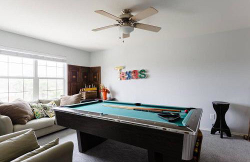 Amazing House with Pool, Arcade, Hot Tub and More - Accomodates 16 guests - Photo 5