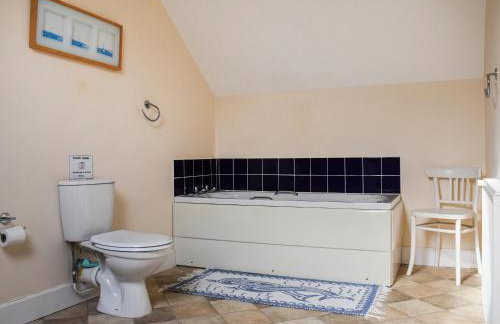 Wade Hall - Photo 18